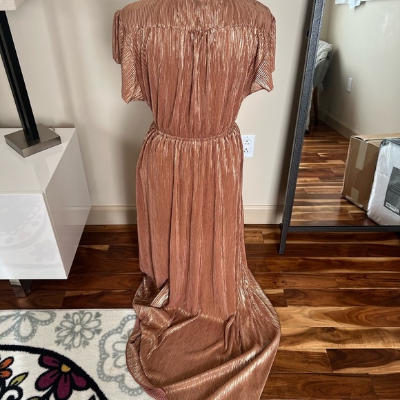NWT See and Be Seen Arya Metallic Bronze Maxi Dress Size Medium - Picture 10 of 12